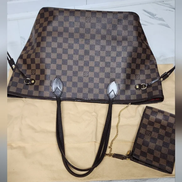 π Authentic Louis Vuitton Neverfull Damier Ebene Tote MM - Picture 11 of 16